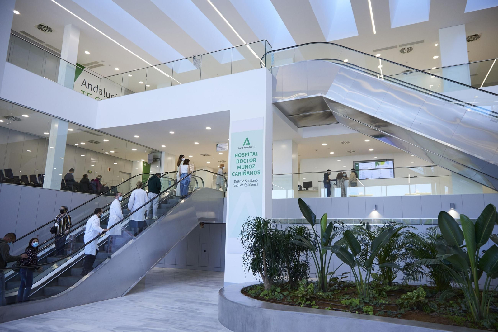 El Hospital Militar lleva 25 años después el nombre del doctor Muñoz Cariñanos.