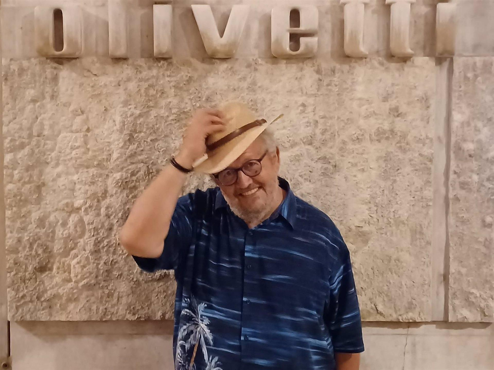 El escritor Juan José Téllez.