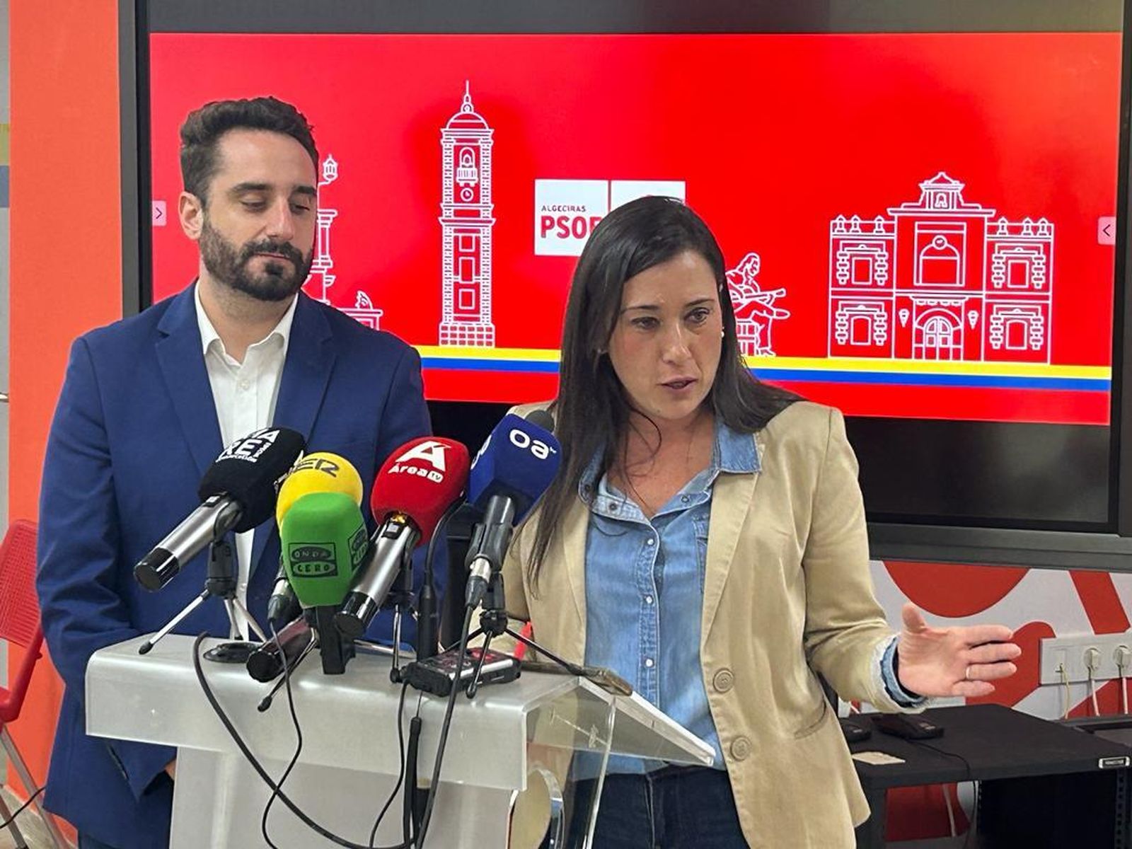 Rocío Arrabal, en rueda de prensa este lunes con Daniel Perea.