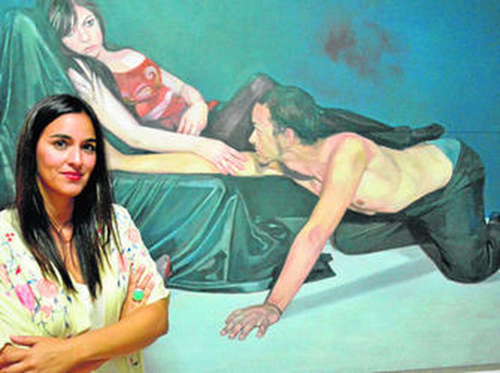 Virginia Saldaña, delante de una de sus obras.