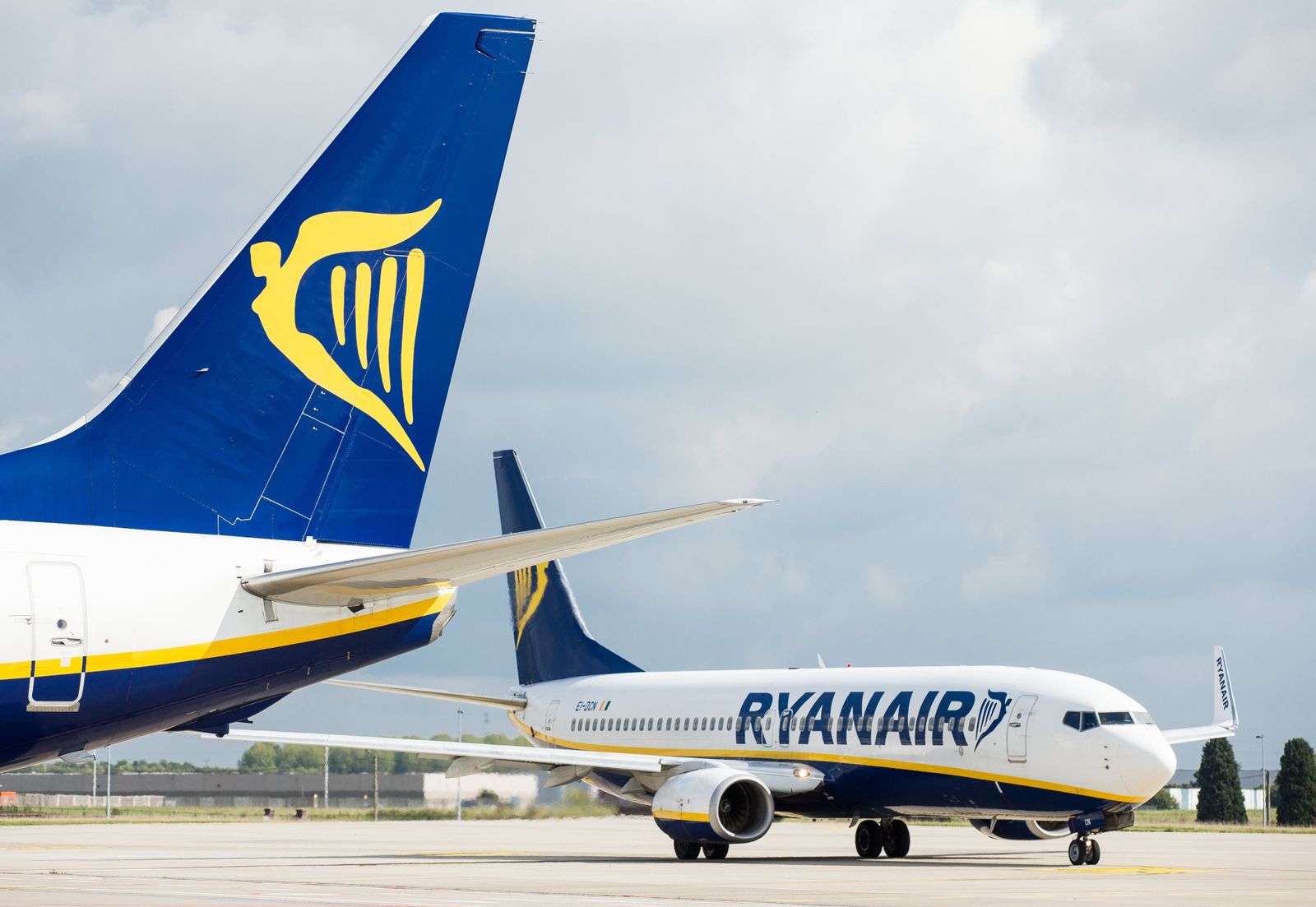 Dos aviones del Ryanair en el aeropuerto de Charleroi, en Bélgica.