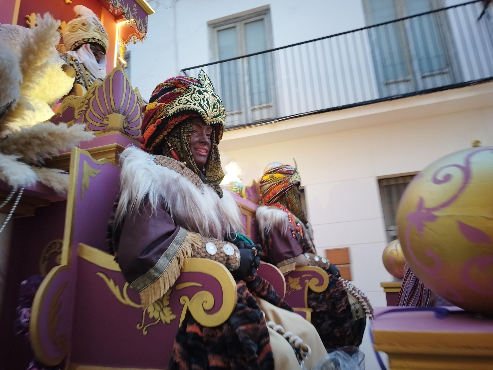 Las calles de Vélez-Málaga se llenan para recibir a los Reyes Magos