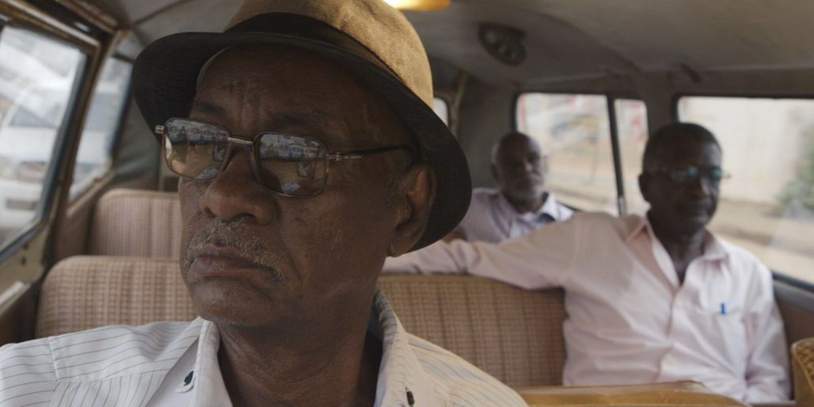 Una escena del documental senegalés ‘Hablando de árboles’, ganador en la Berlinale del pasado año.