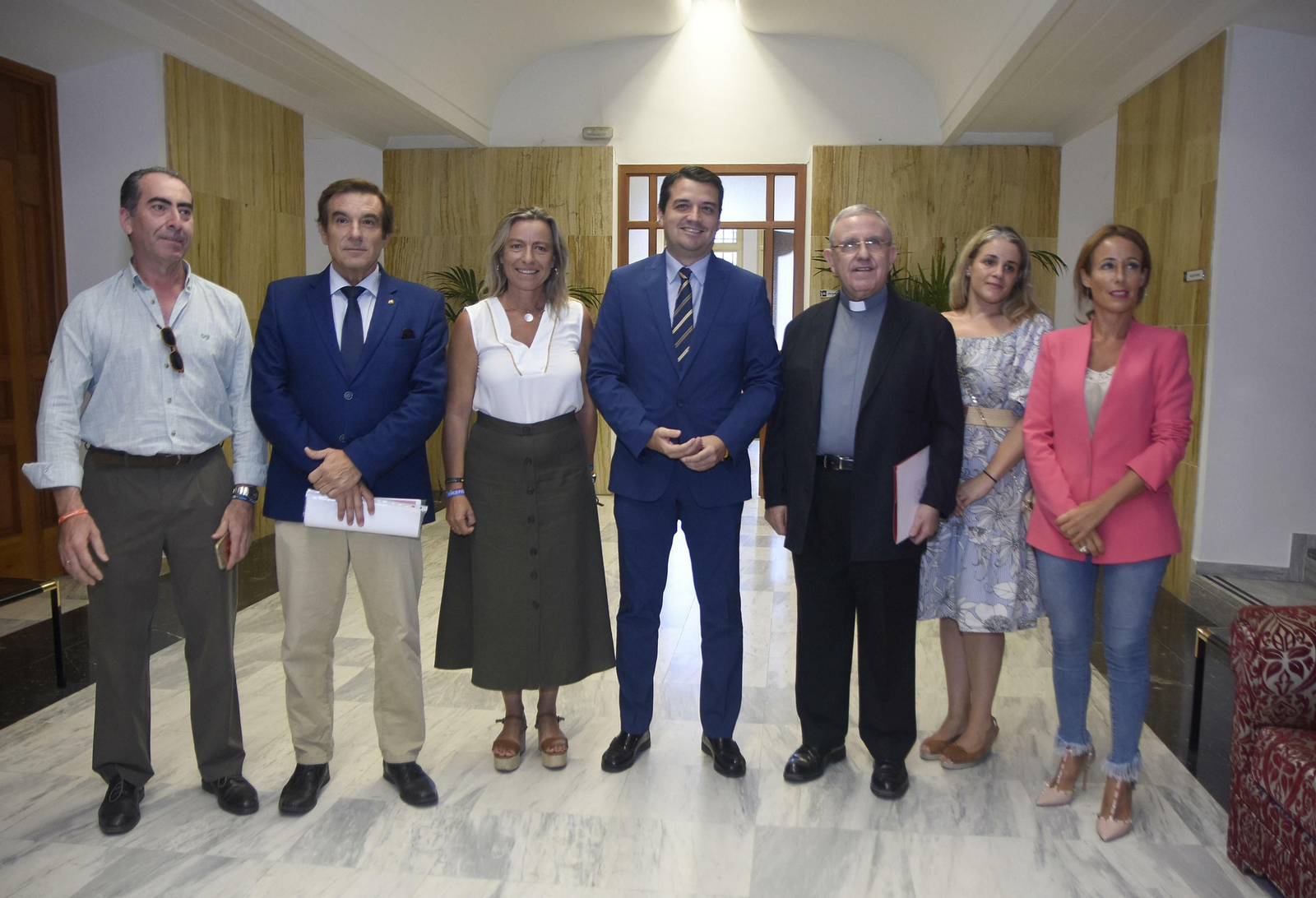 Foto de familia de la presentación de la Magna Nazarena