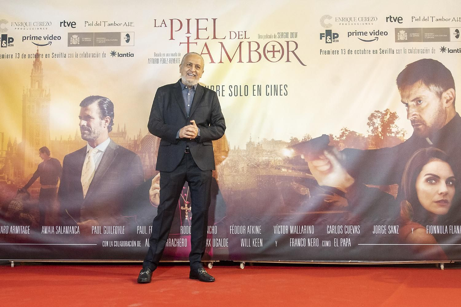 Las imágenes del preestreno de 'La piel del tambor' en Sevilla