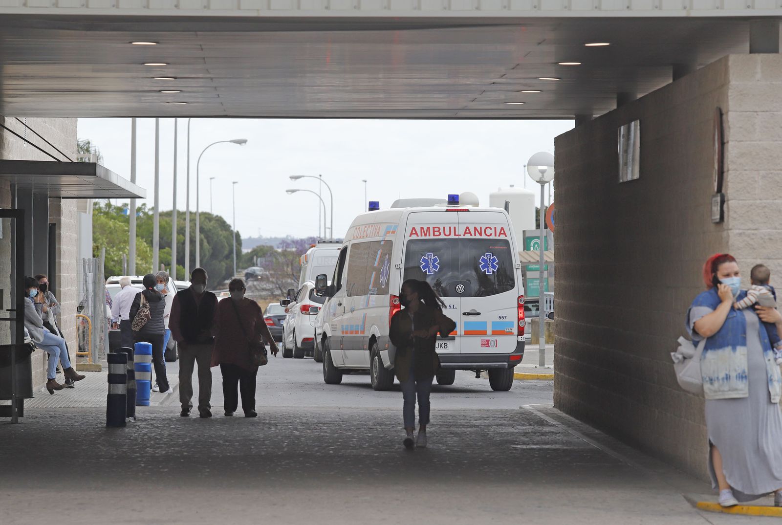 Exteriores del Hospital Juan Ramón Jiménez.