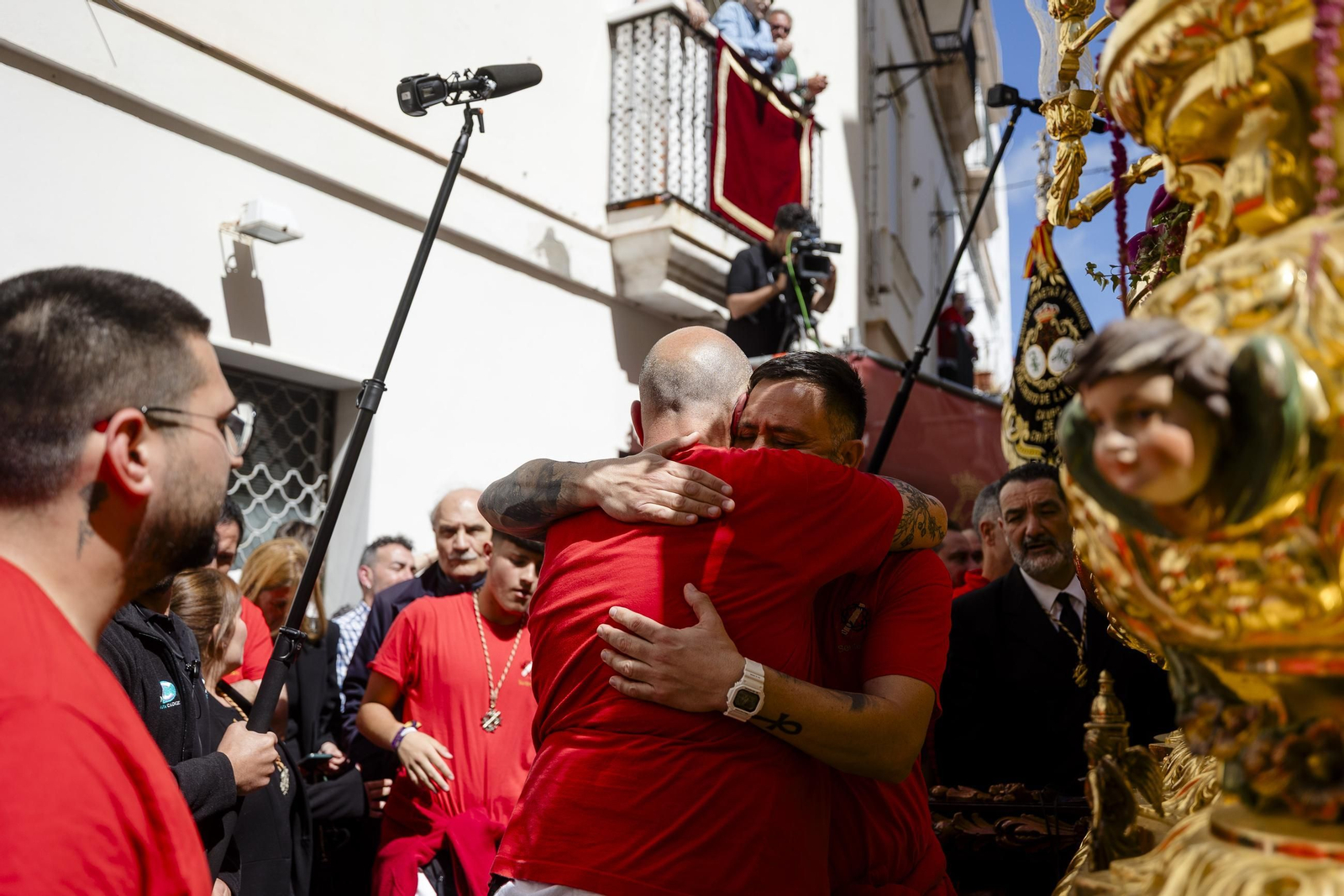 Imágenes de la salida de Sentencia en la Semana Santa de Cádiz 2025