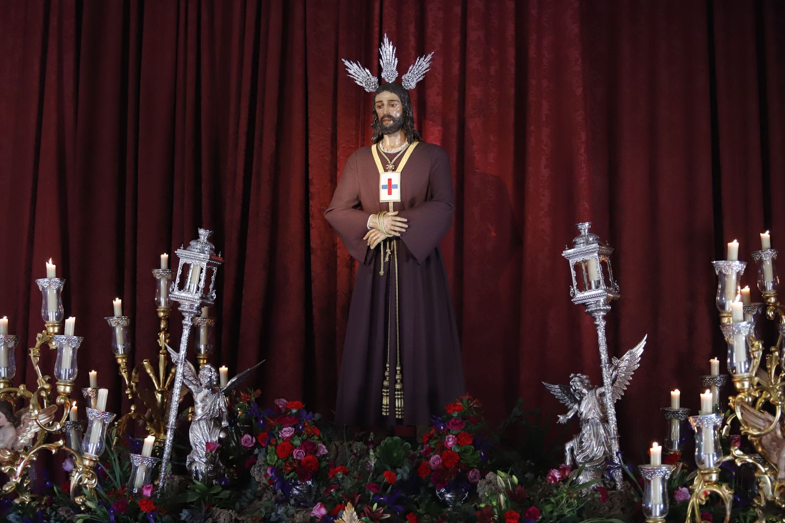 Imágenes de las veneraciones a los Cautivos de Huelva