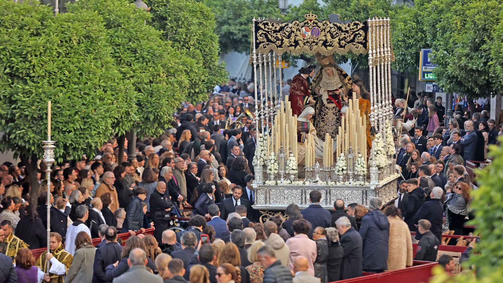 Imágenes de la Hermandad de la Piedad en el Sábado Santo de Jerez 2025