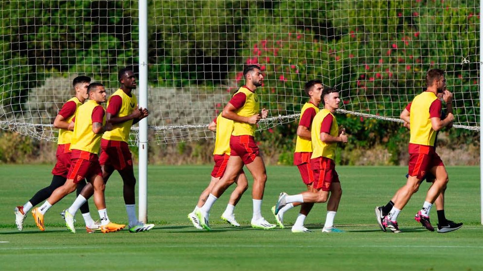 Primeras carreras sobre el césped de Montecastillo.