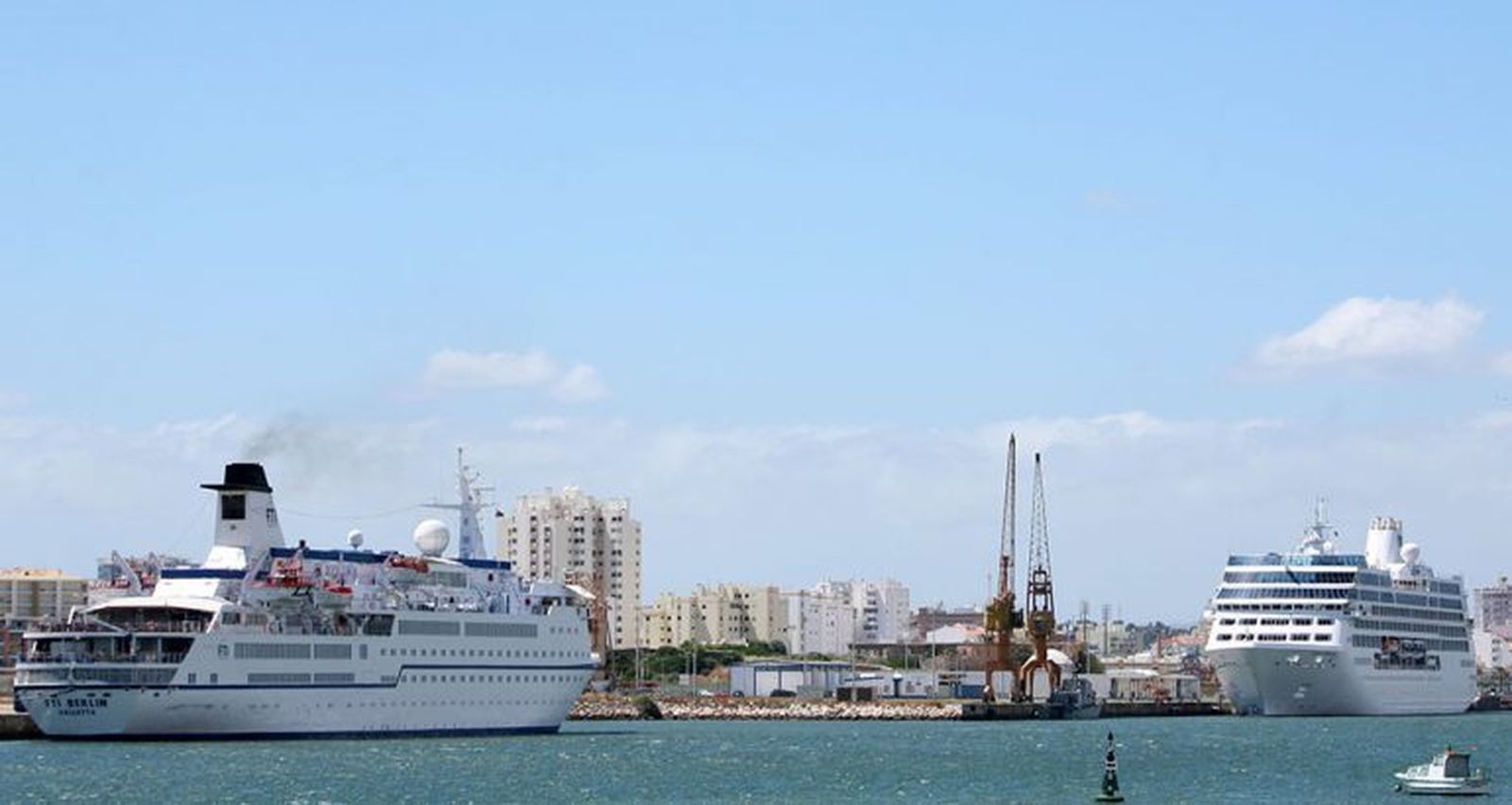 El puerto de cruceros de Portimao.