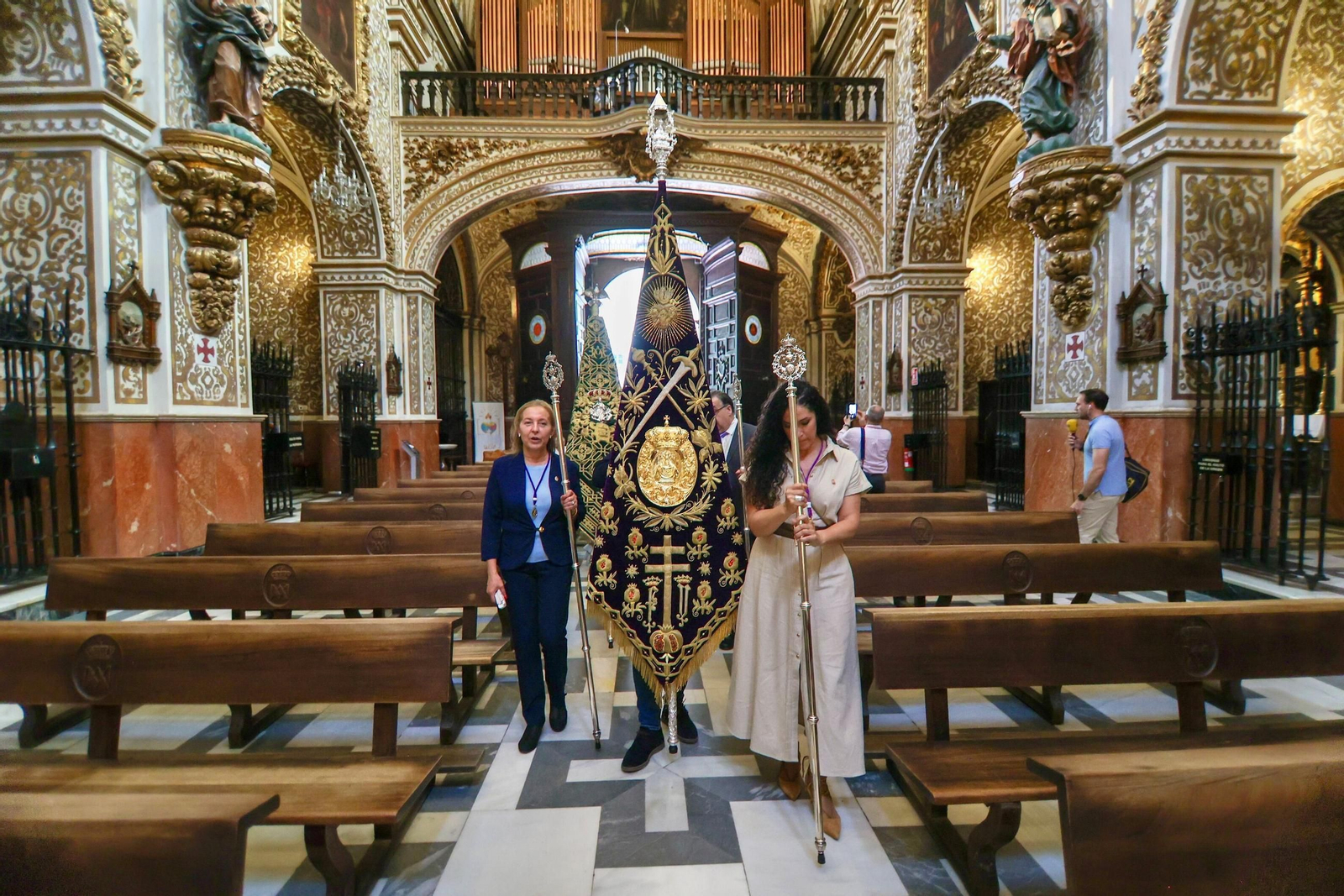 Salida Hermandad Filial Rocío de Granada, Mayo 2025.jpg Salida Hermandad Filial Rocío de Granada, Mayo 2025.jpg