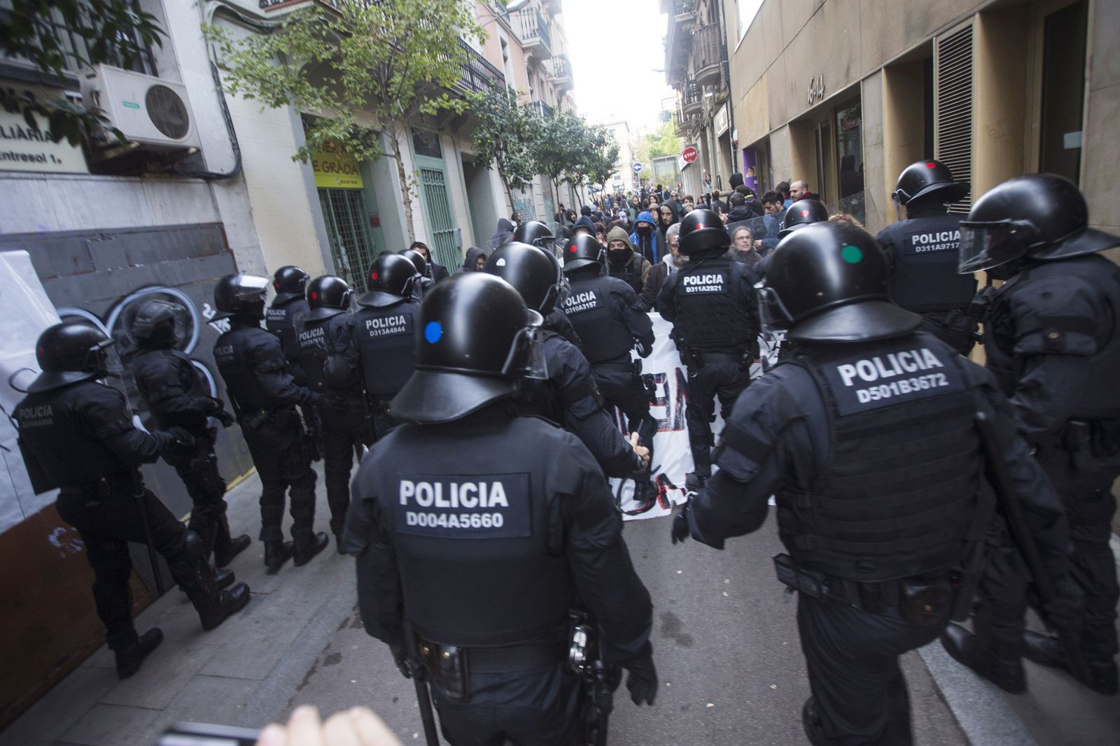 Desalojan a 18 okupas de un edificio  de Barcelona