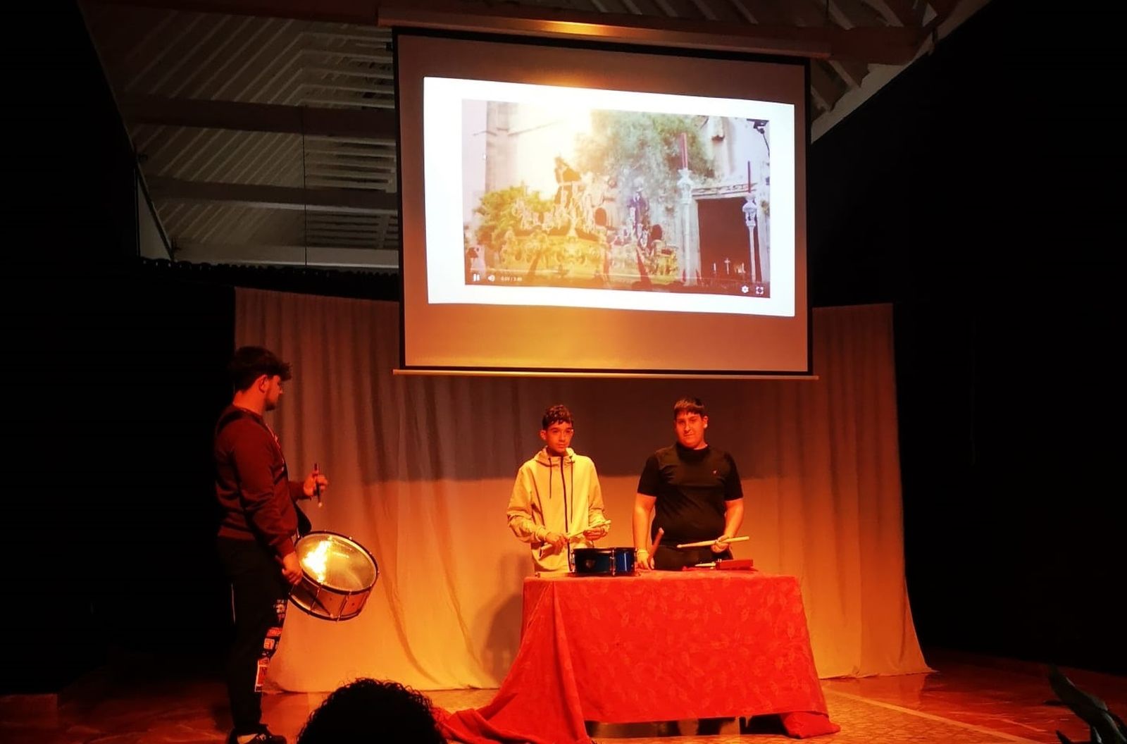 Una imagen de la representación realizada en abril en el instituto.