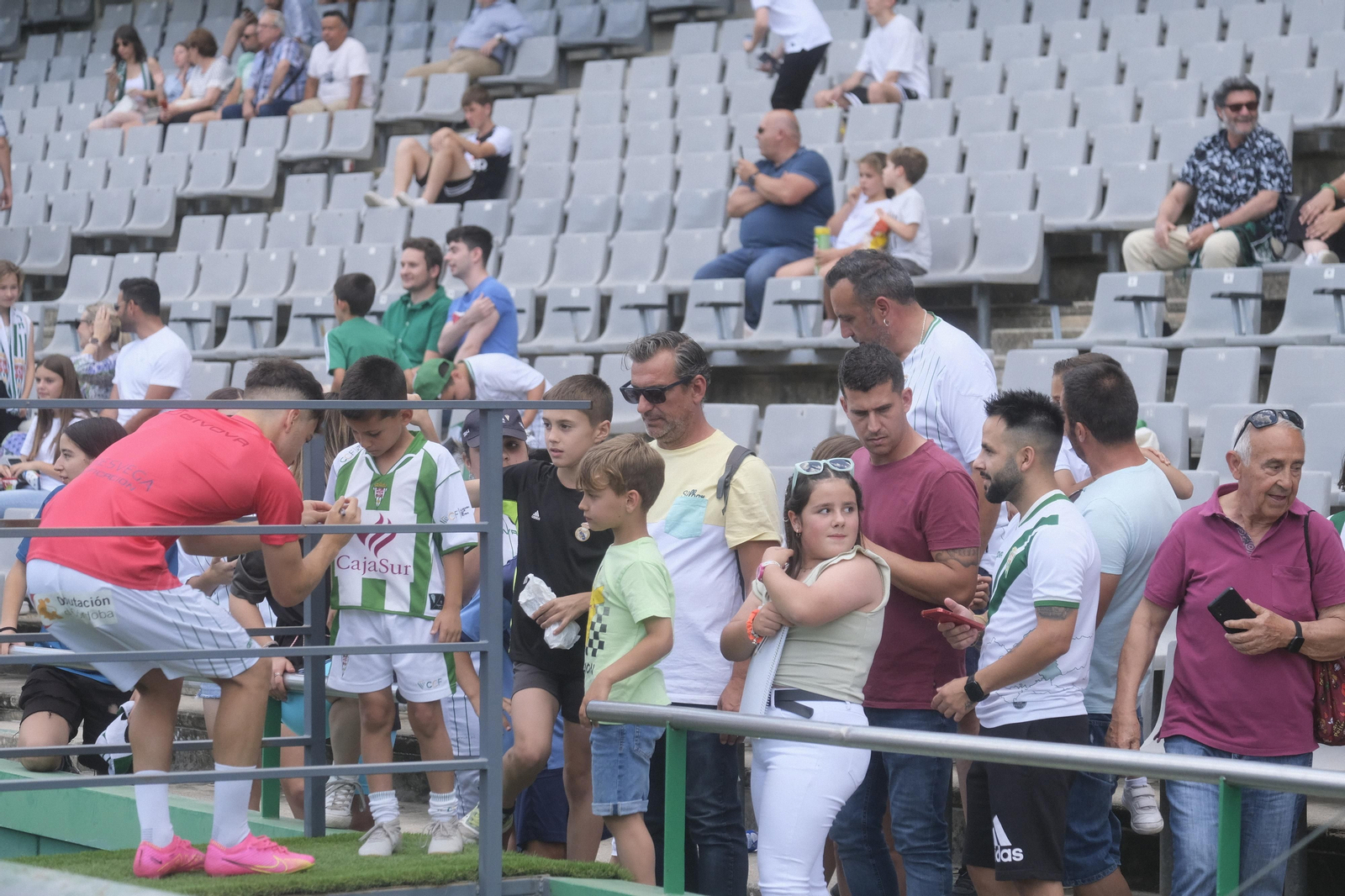 Las mejores fotos del ambiente en El Arcángel en el Córdoba CF - San Fernando Las mejores fotos del ambiente en El Arcángel en el Córdoba CF - San Fernando
