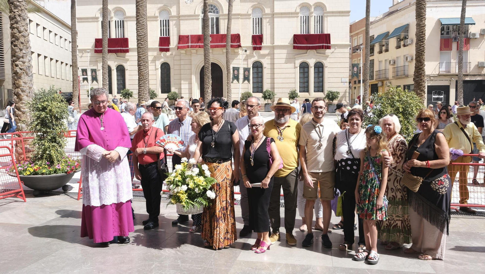 Ofrenda floral a la Virgen del Mar en la Feria de Almería 2024, en imágenes