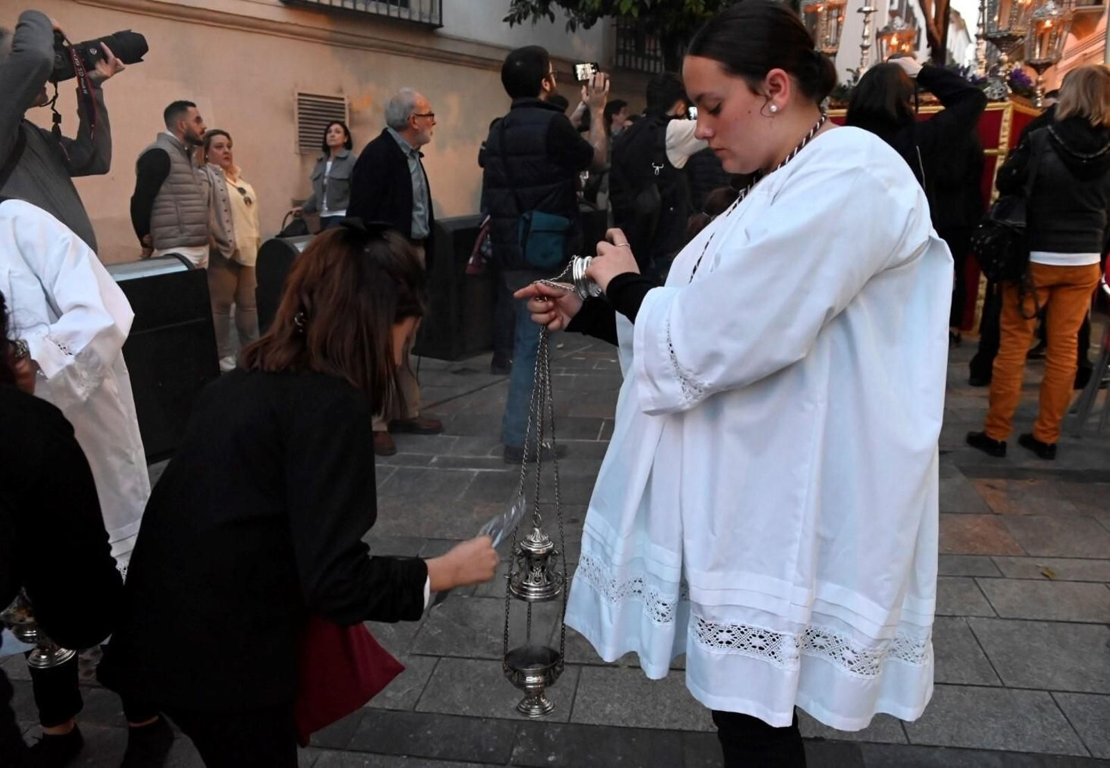 El Cristo de la Piedad preside el vía crucis de las cofradías, en imágenes