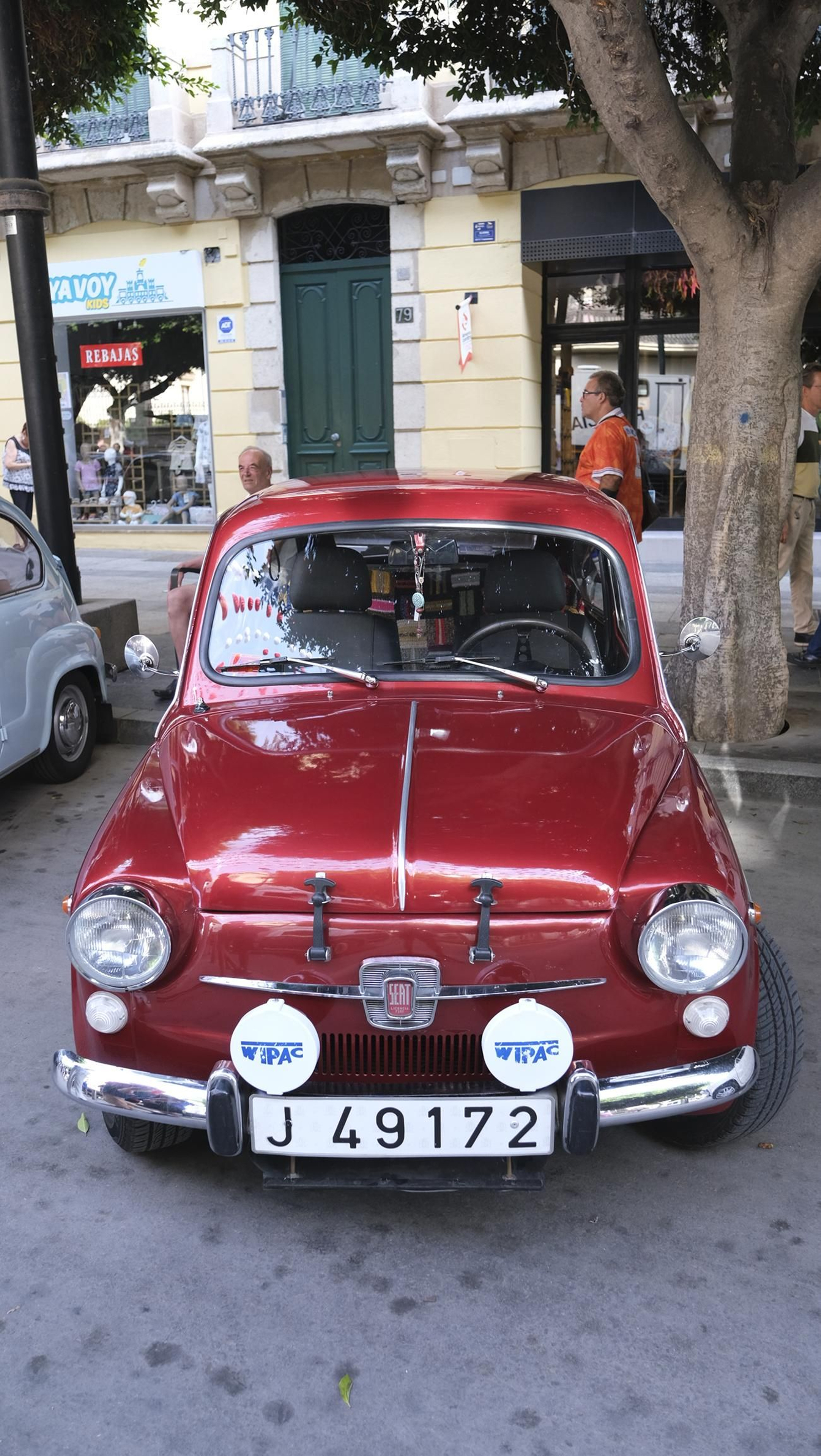 Los Seat 600 y los Mini en la Feria de Almería 2024, en imágenes