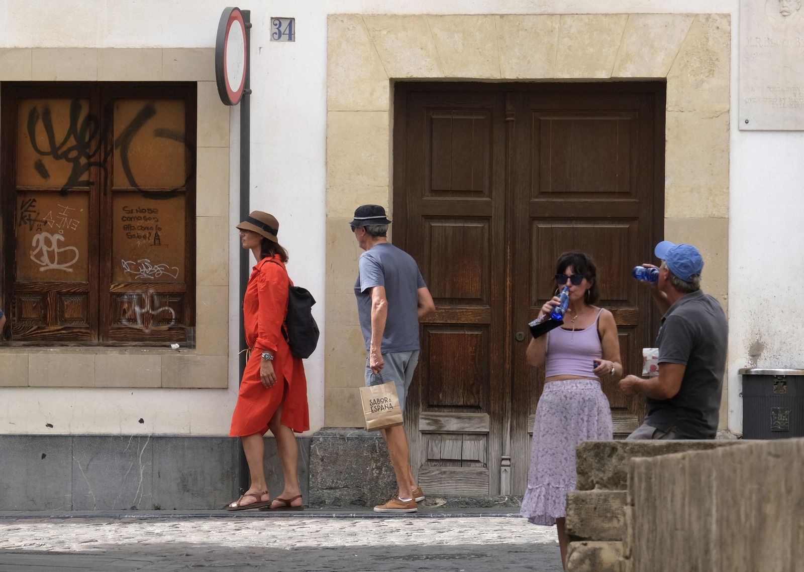 El calor vacía las calles de Córdoba en una jornada de 45 grados, en imágenes