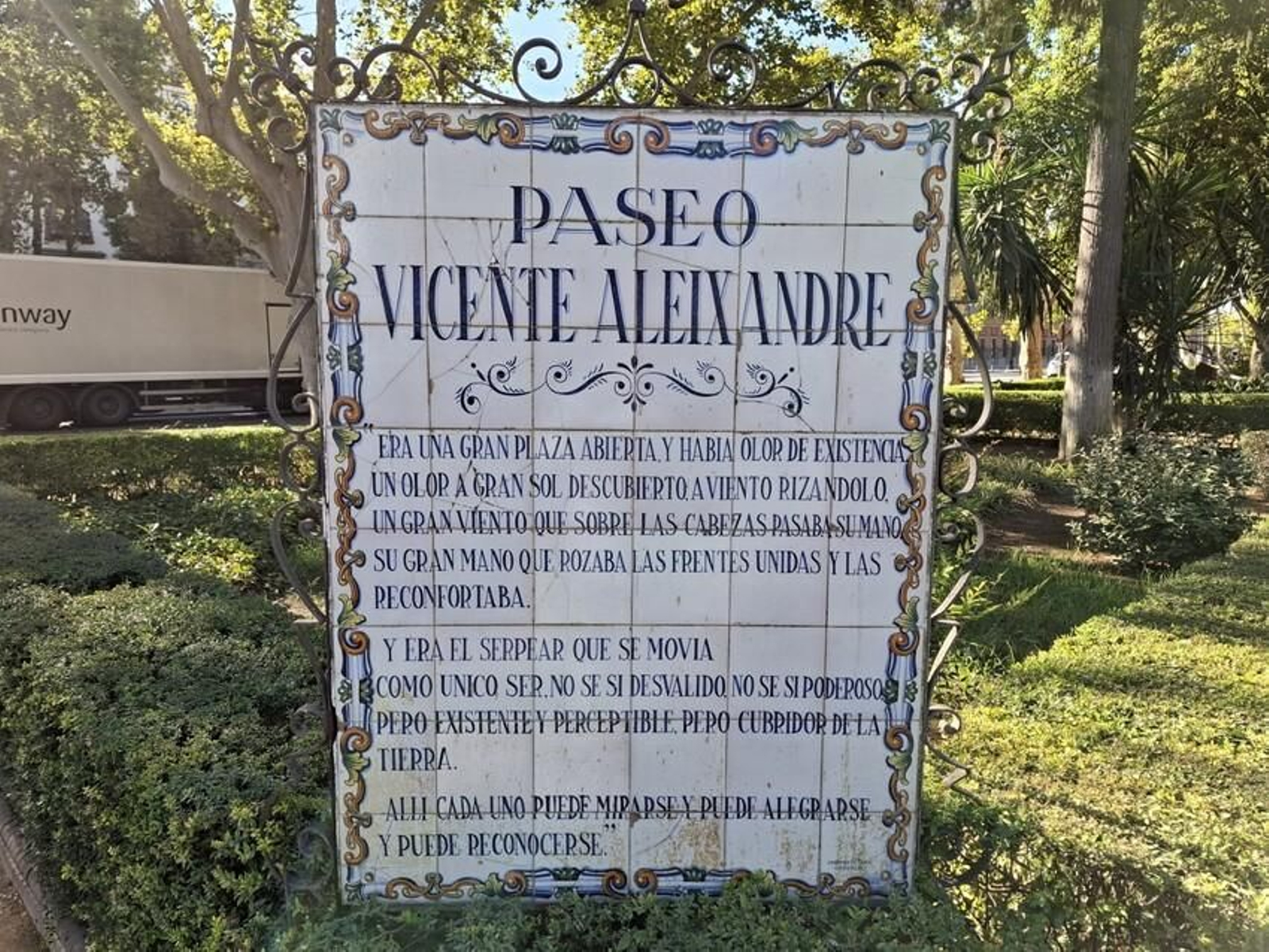 Poetas en los Jardines de Cristina