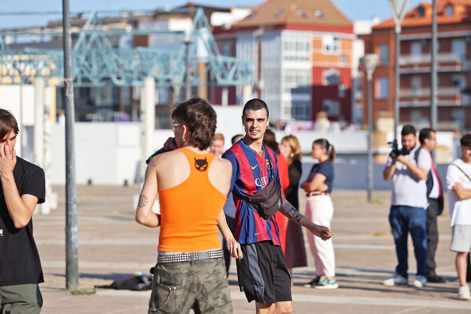 Imágenes de la muestra de arte urbano en la Plaza del Titan de Huelva