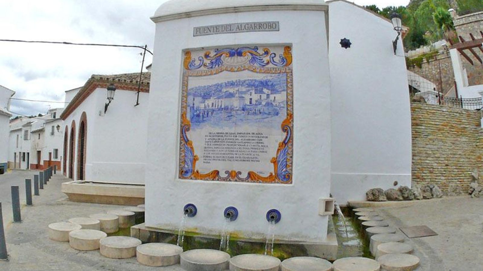Fuente del Algarrobo