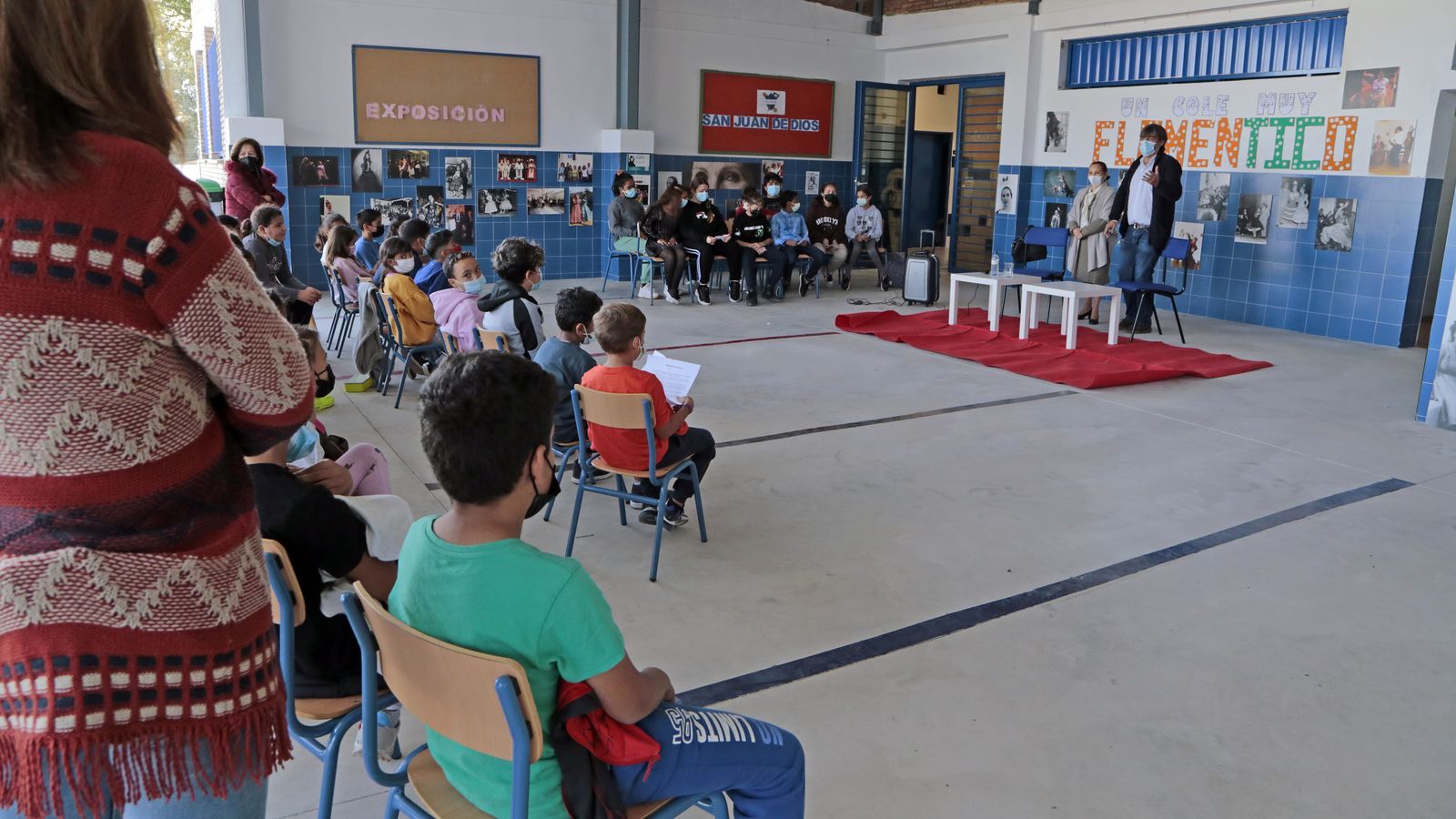 Angelita Gómez visita por el día del flamenco el colegio San Juan de Dios