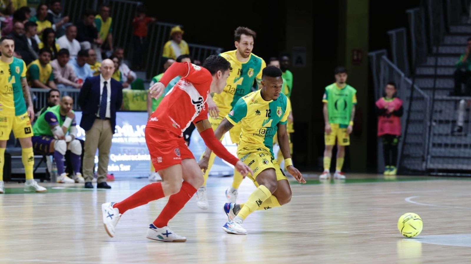 Los jiennenses se vieron superados por el vigente campeón de liga.