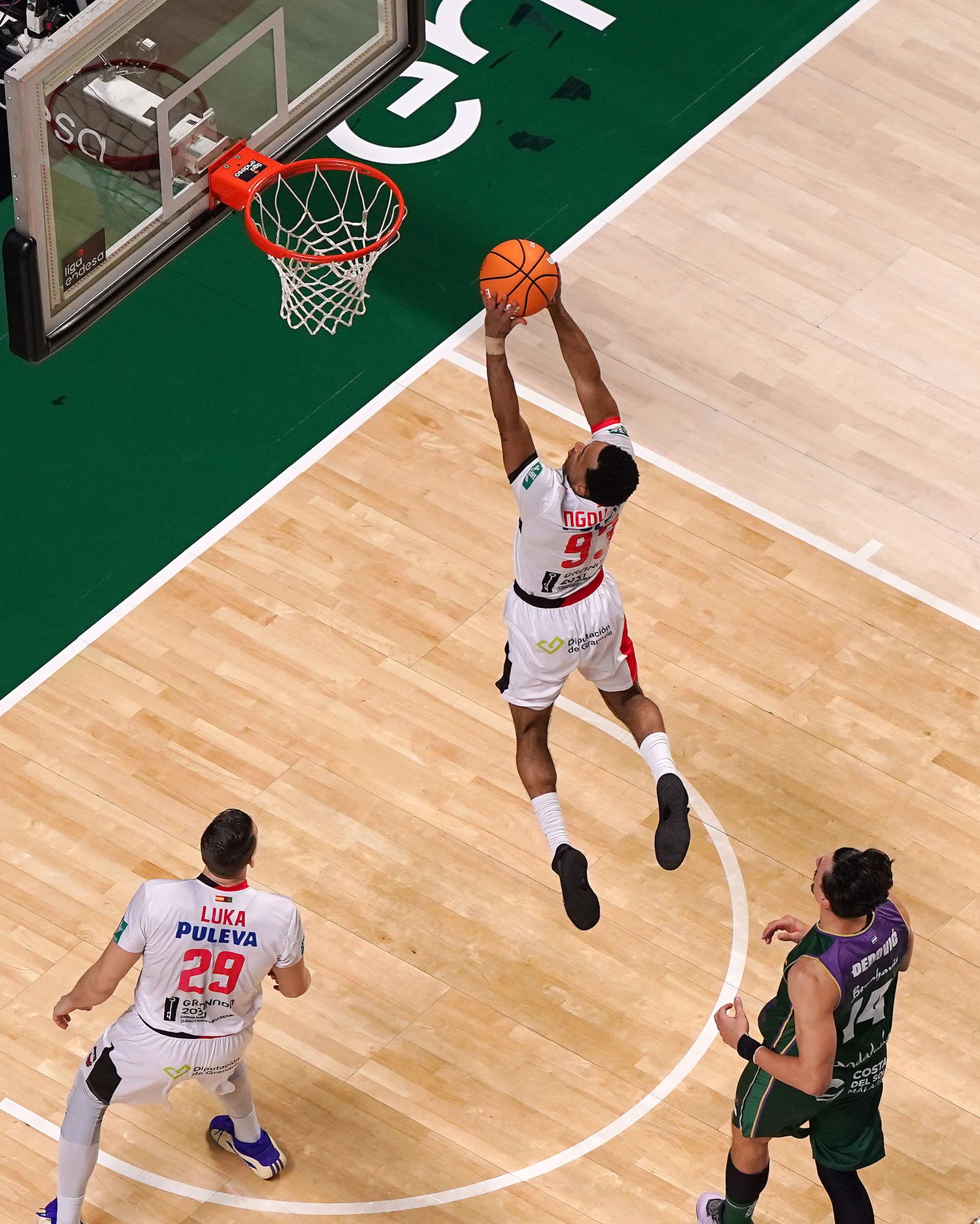 El Unicaja-Covirán Granada, en fotos