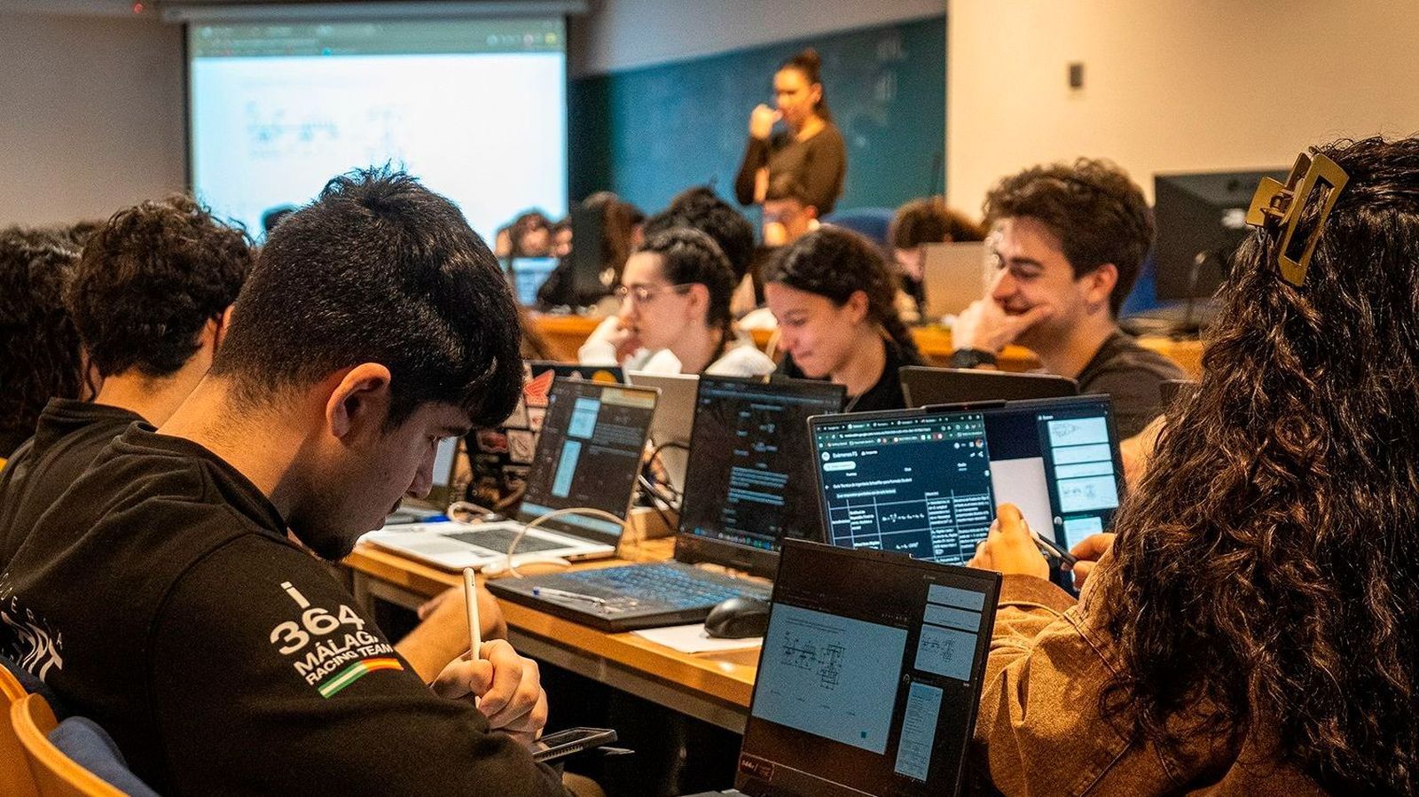 La escudería Mart de la UMA supera las pruebas de acceso y estará en competiciones internacionales.