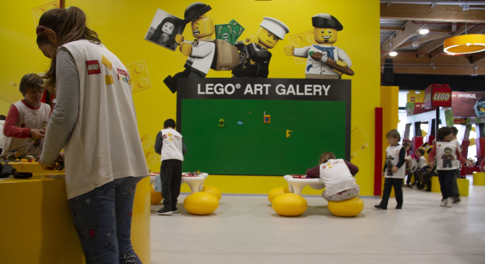 Galería de imágenes de LUZ Shopping.