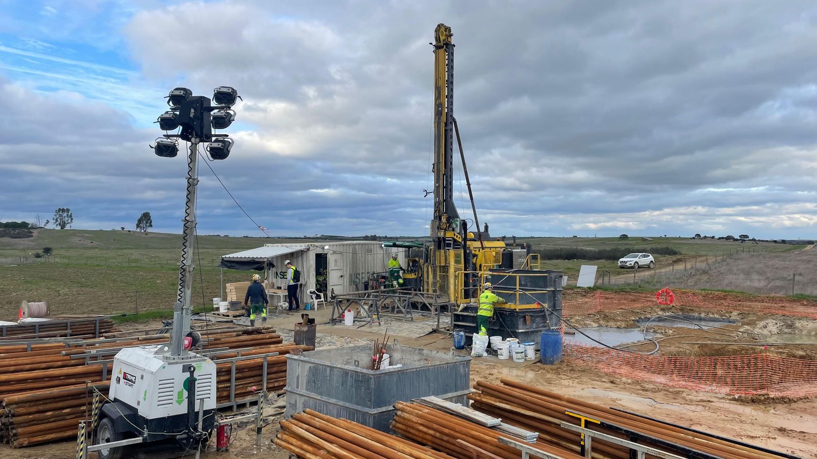 Sondeo más profundo hasta la fecha, alcanzando los 2.103 metros de profundidad con recuperación de testigo continuo.