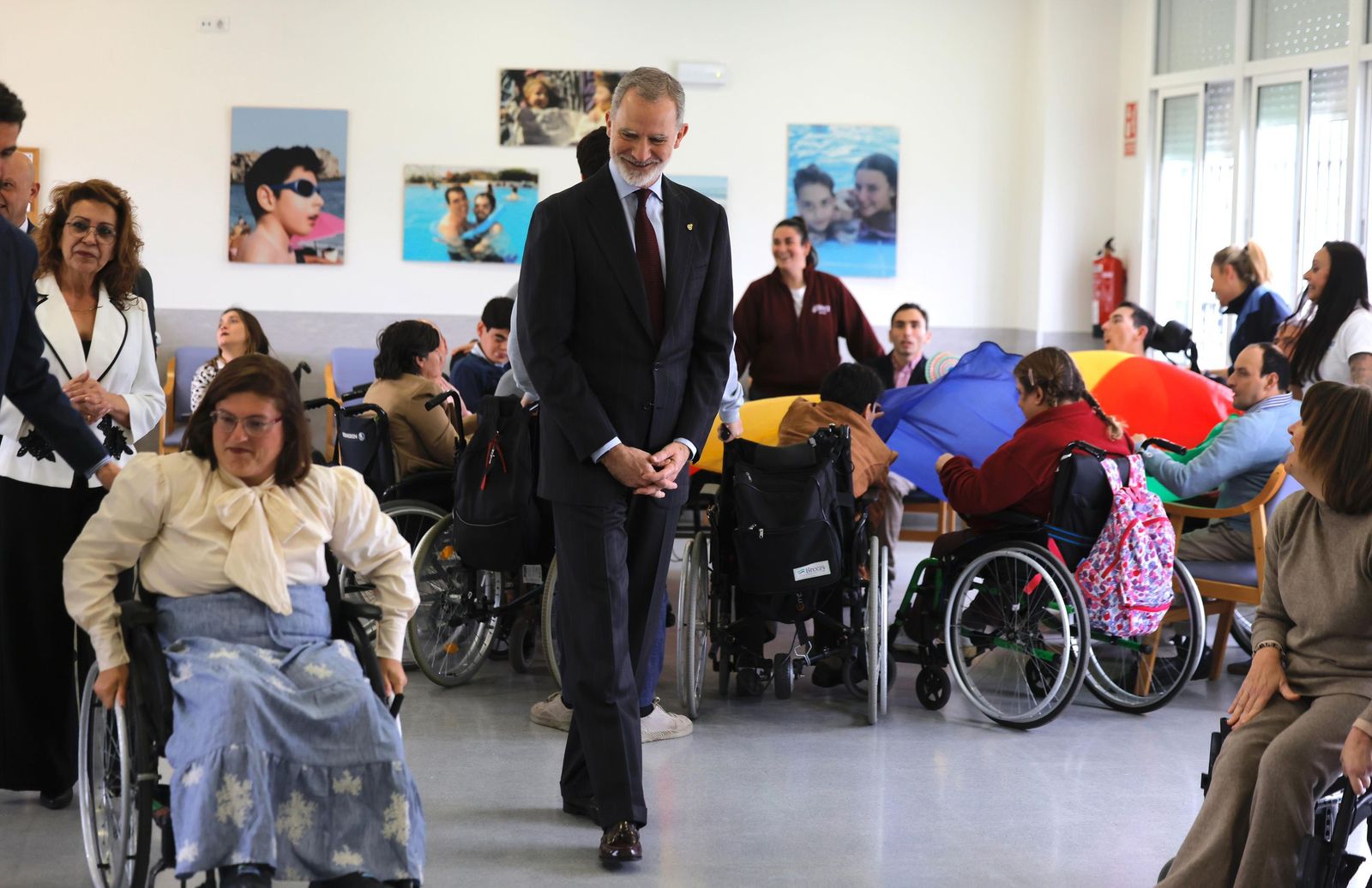 La visita de Felipe VI al centro ASPACE Sevilla, en imágenes