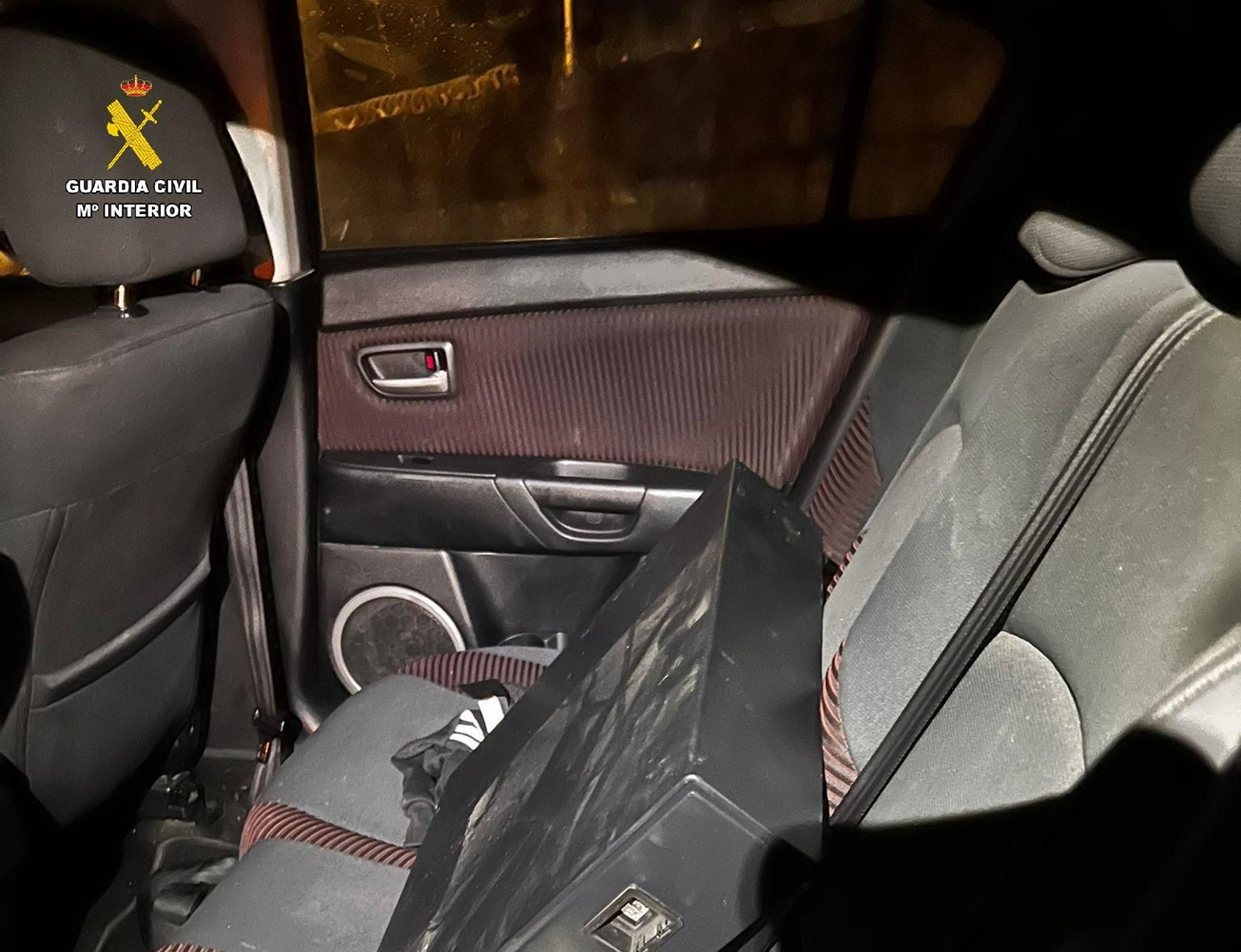 La caja registradora en el interior del coche.