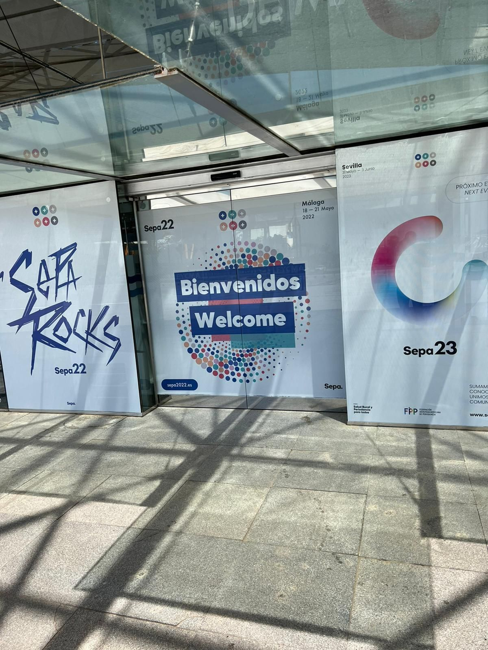 Cartel del Congreso de la Periodoncia y la Salud Bucal.