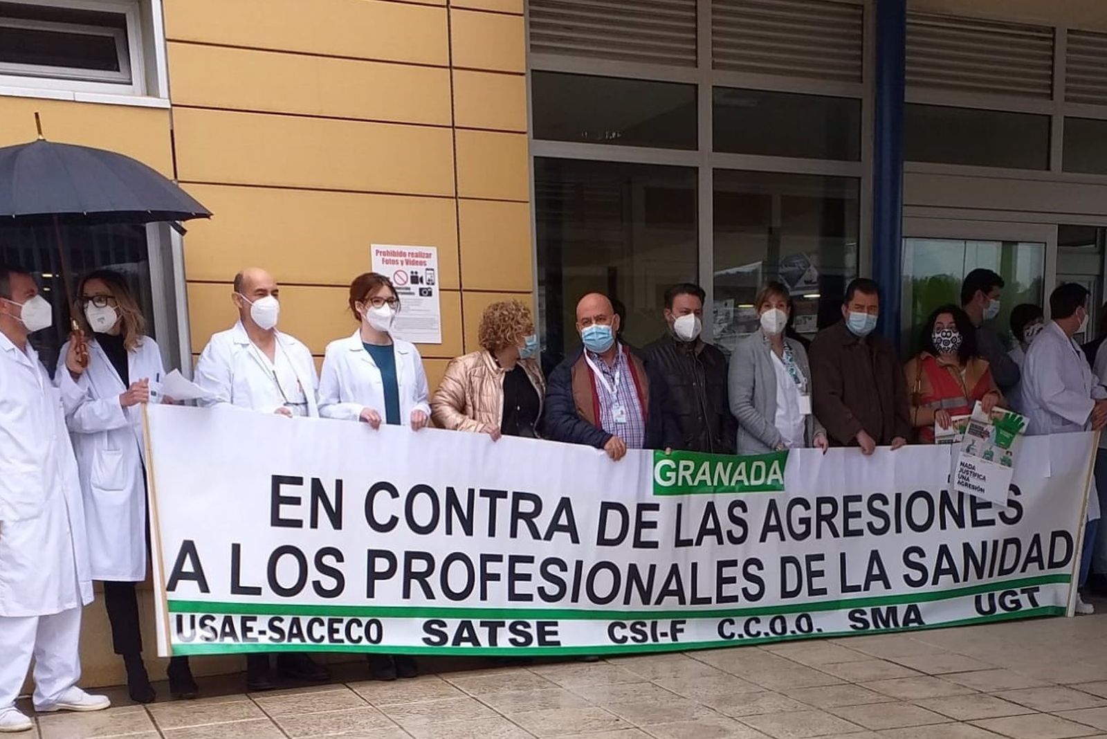Concentración contra nuevas agresiones a personal sanitario en Guadix