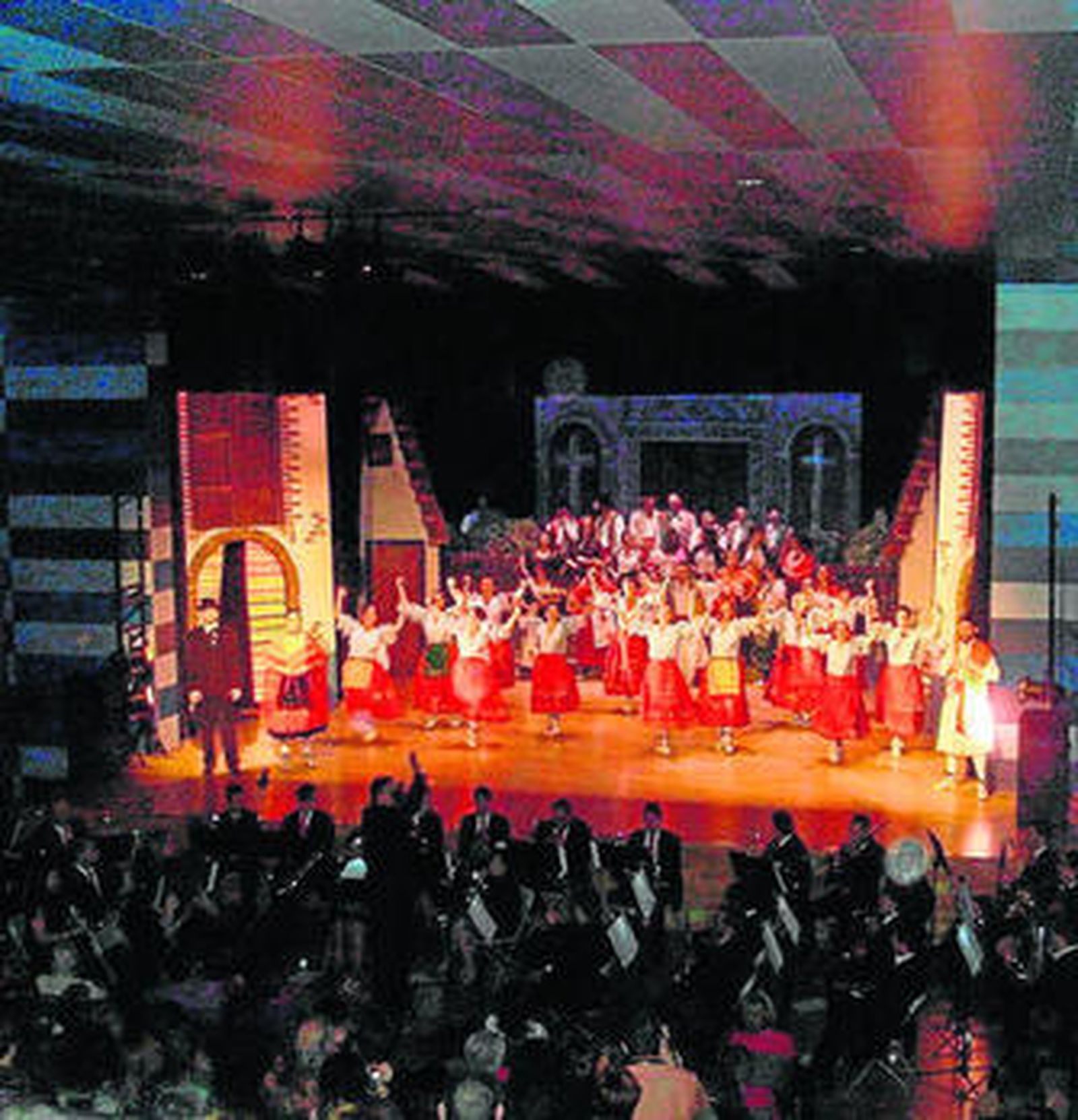 El público acudió en masa a disfrutar de esta zarzuela.