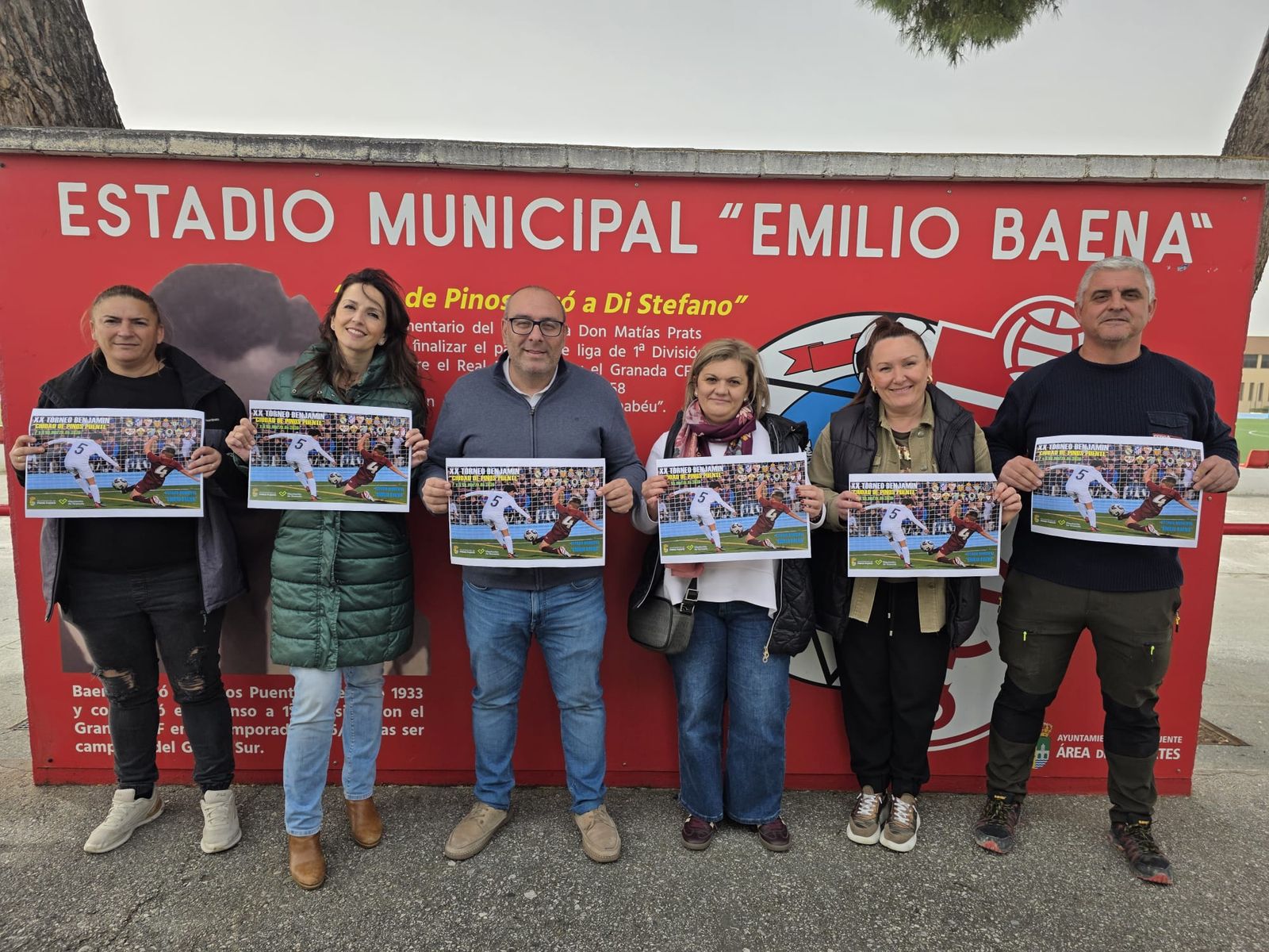 Momento de la presentación del XX Torneo Benjamín de Pinos Puente.