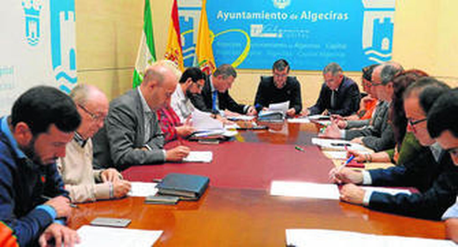 Imagen de la comisión municipal de Hacienda celebrada ayer en el Ayuntamiento de Algeciras.