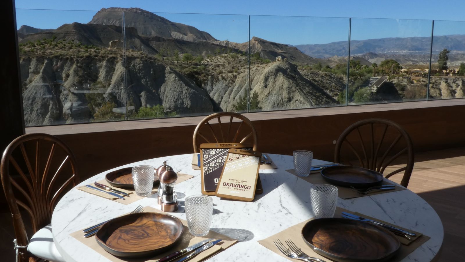 Restaurante Grill Mirador Okavango en Oasys Minihollywood.