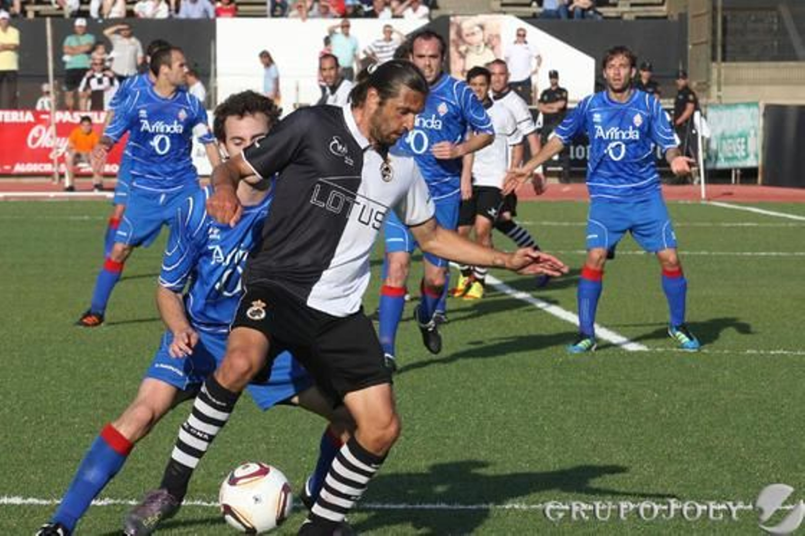La Balona saca a relucir su calidad para dar un vuelco al resultado con un hombre menos.

Foto: Paco Guerrero