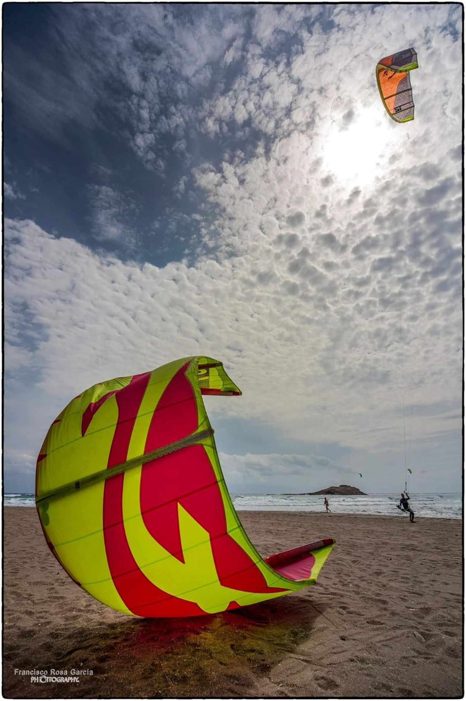 Kitesurf, actividad de moda en Carboneras