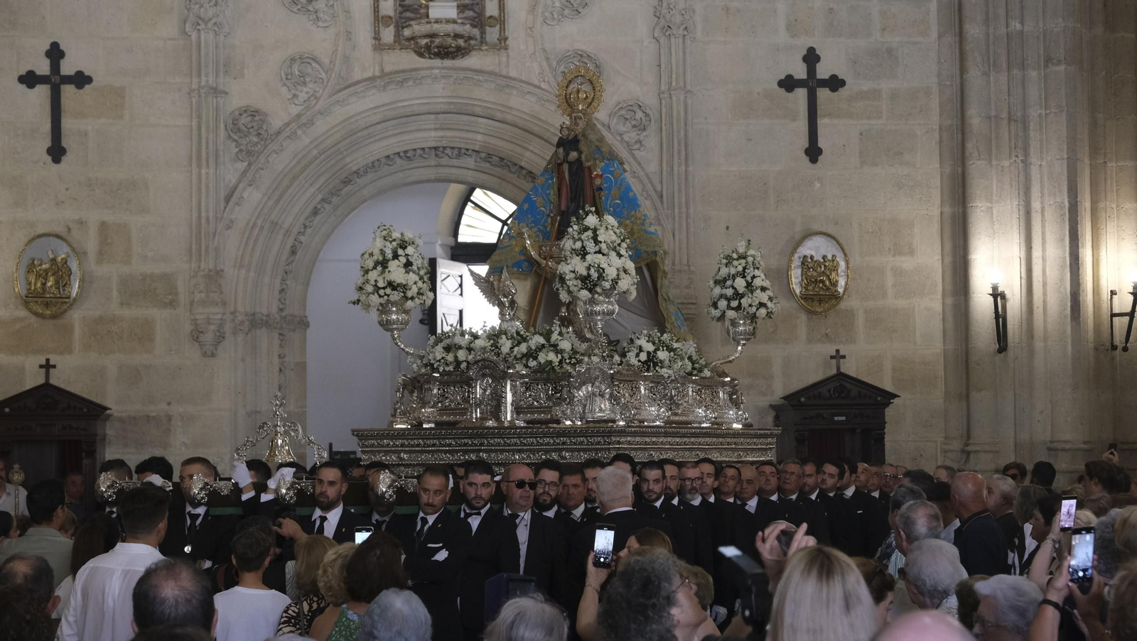 Traslado de la Virgen del Mar a la Catedral de Almería, en imágenes