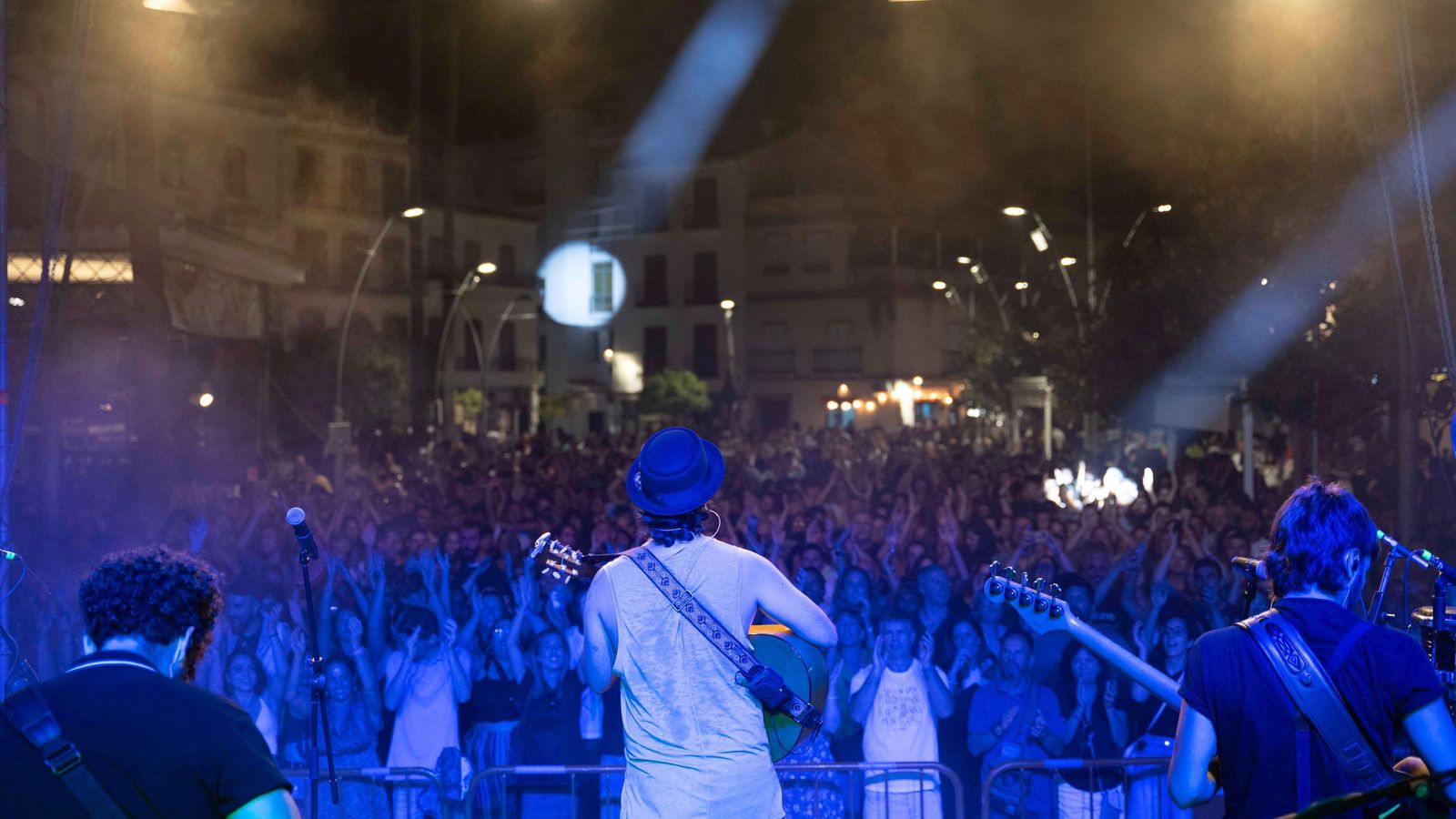 Las Noches con Encanto llenan de música, cultura y magia los veranos coineños.