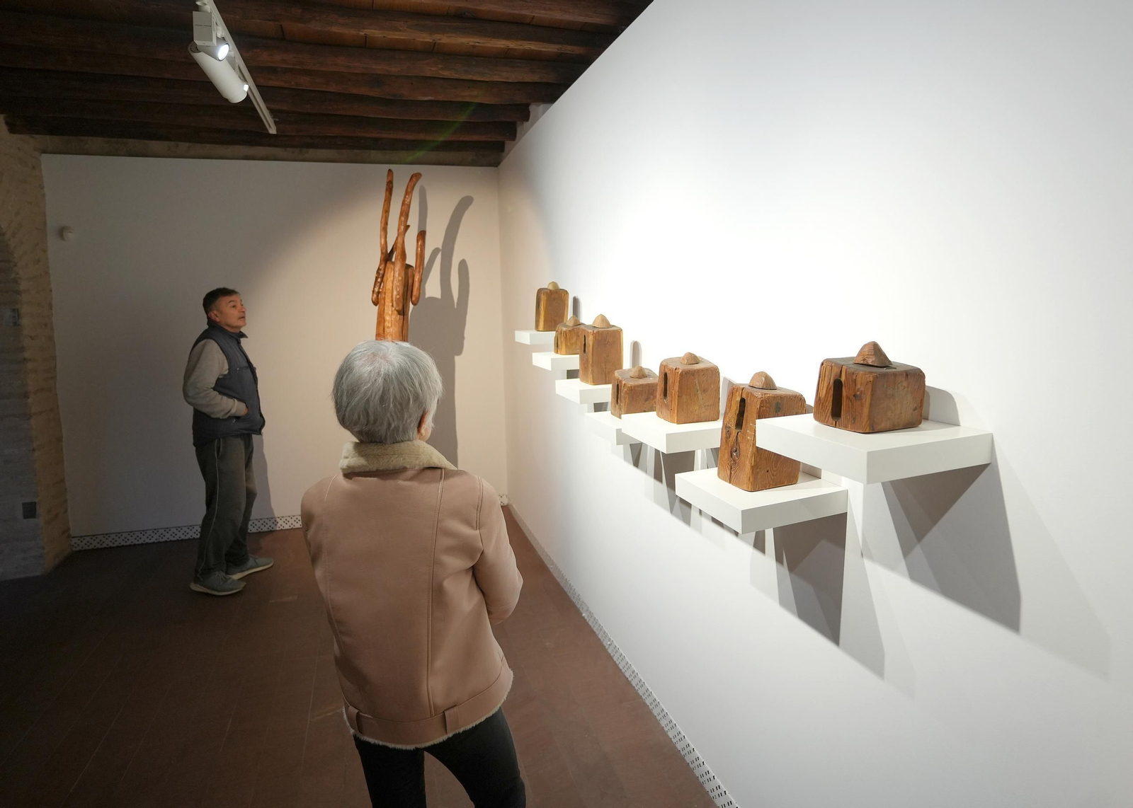 La exposición 'Rastros de Jordania' de Anees Maani en Casa Árabe de Córdoba, en imágenes