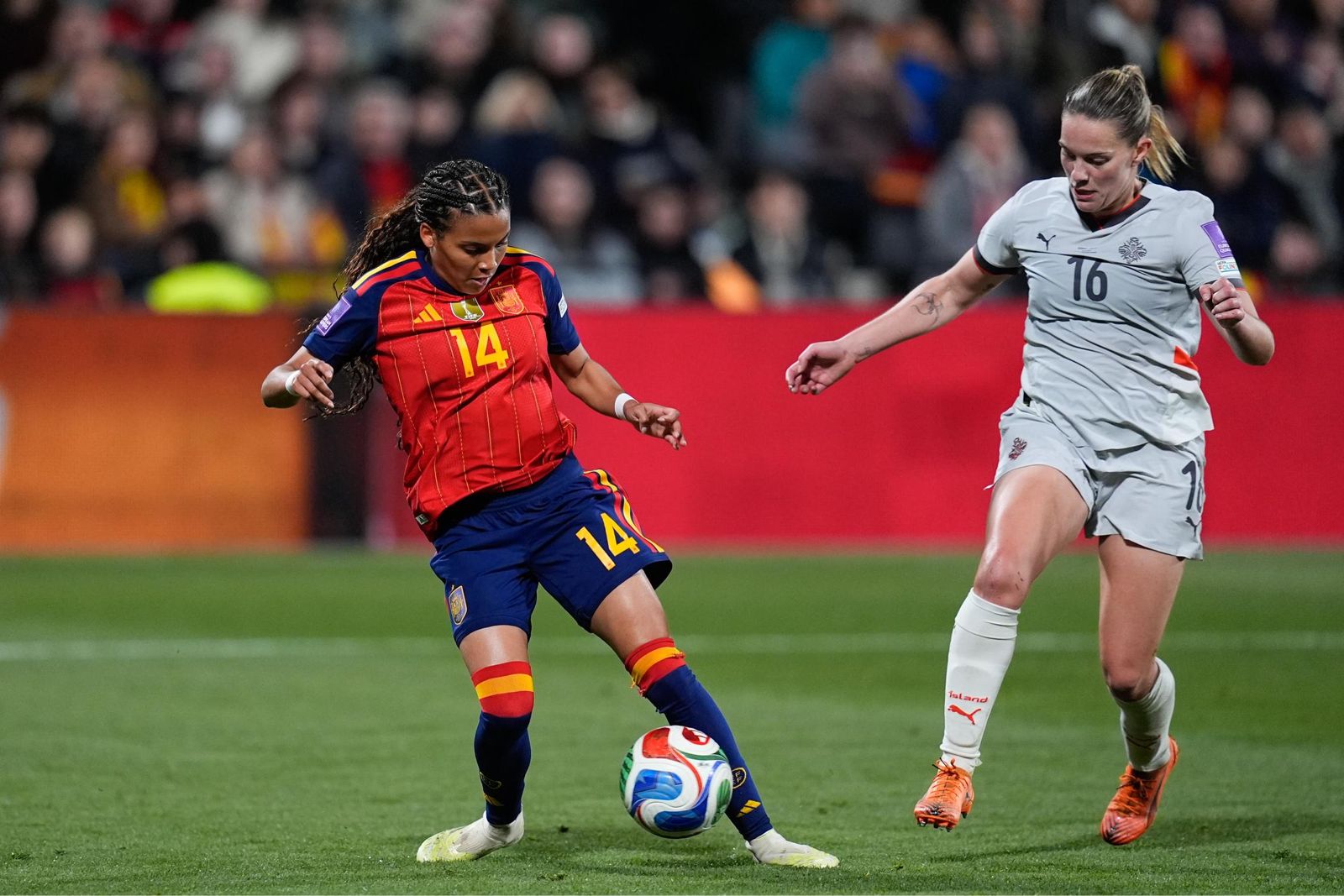 Las fotos del España-Islandia de fútbol femenino