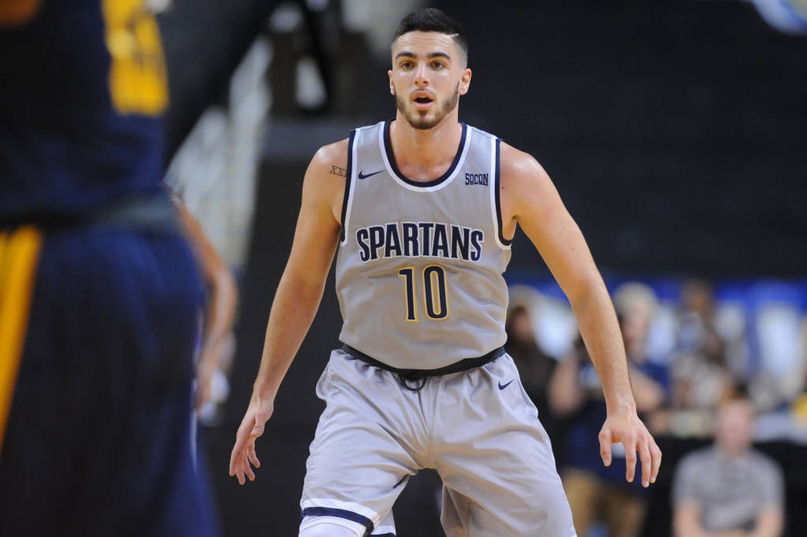 Francis Alonso, en uno de los choques del curso pasado.