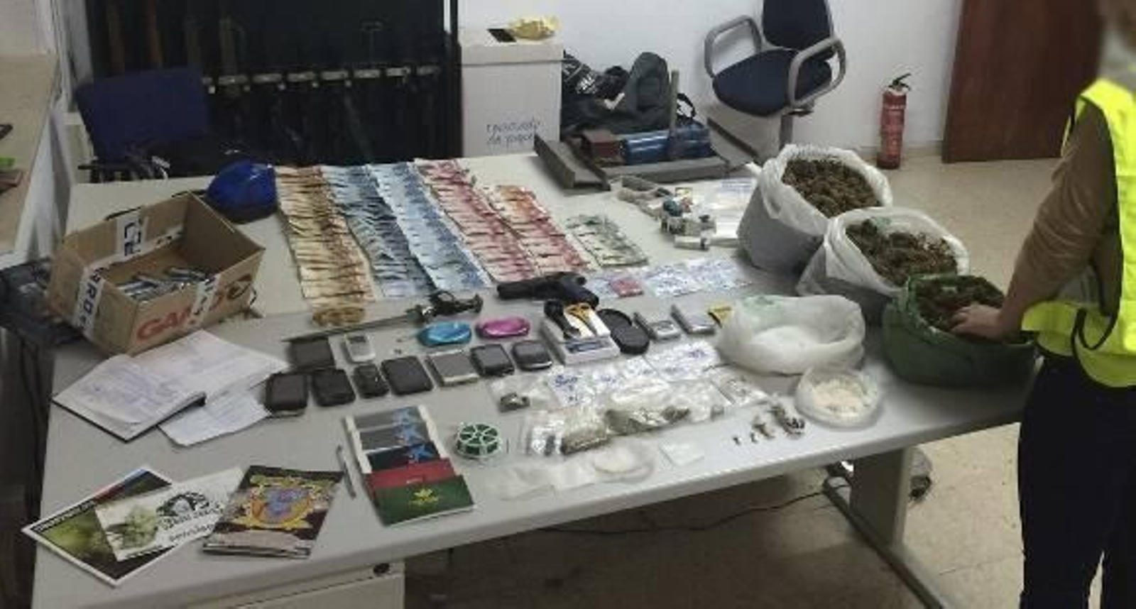 Catorce detenidos de una red que distribuía droga en Sevilla