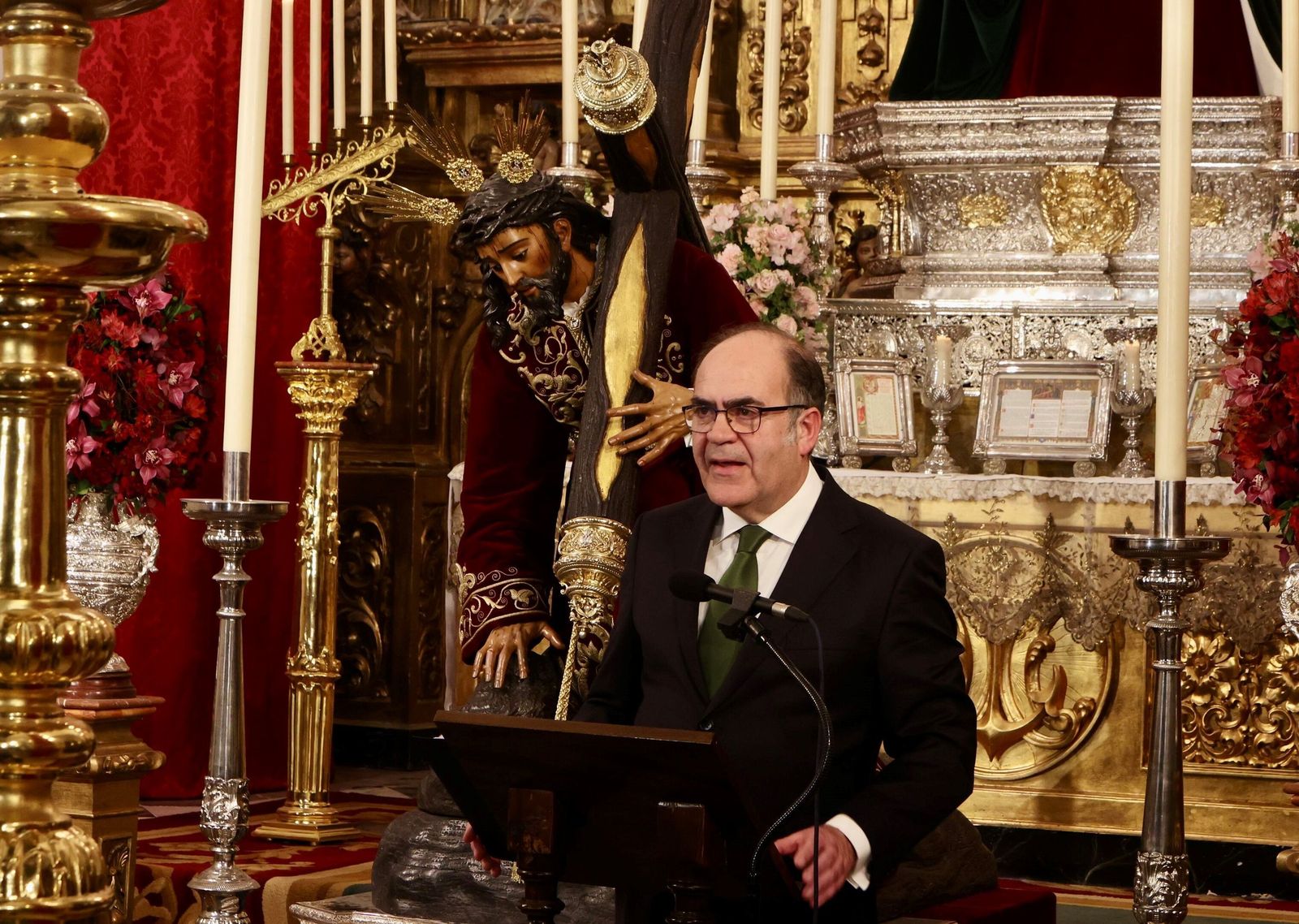 Carlos López Bravo durante el pregón de la Esperanza de Triana, en 2024.