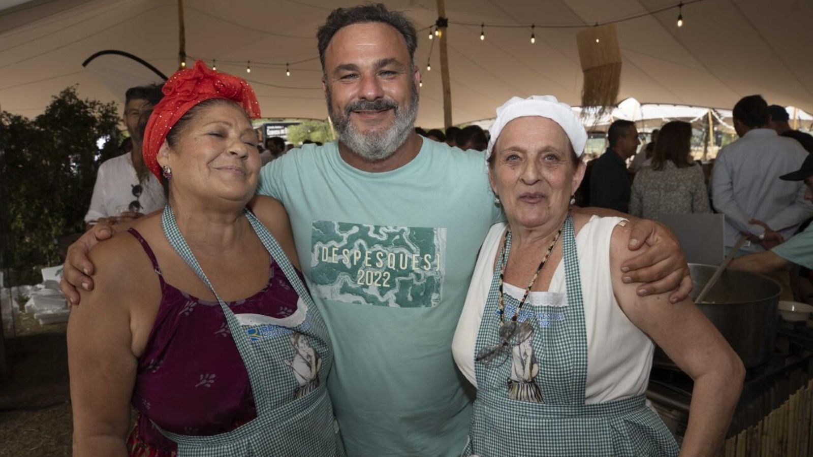 Ángel León con las cocineras jerezanas. Ángel León con las cocineras jerezanas.